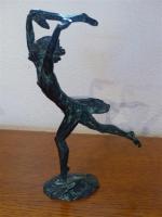 PEYRE Raphaël Charles (1872-1949). "Femme drapée courant", bronze à patine...