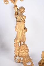 PORTE TORCHERES (paire de) en bois sculpté et doré à...