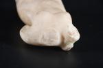 APHRODITE anadyomène. Torse de statuette en marbre représentant la célèbre...