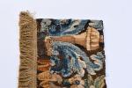 AUBUSSON, XVIIIème siècle. Deux fragments de bandeaux de tapisserie, décor...