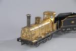 JOUET. Train lima : locomotive et deux wagons dont un...