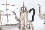 METAL ARGENTE (lot de) comprenant partie service thé ; coupes...