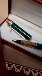 CARTIER, stylo roller laqué vert avec écrin et papiers d'origine