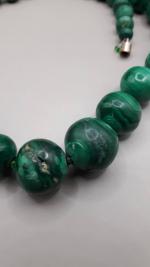 Collier de perles de malachite* de 48 cm