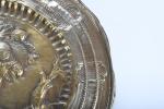* PLAQUE en métal argenté repoussé, XVIIIème siècle. 34 x...