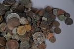 MONNAIES (environ 300) diverses en cuivre argent et bronze de...