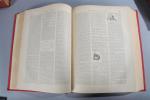 LIVRES (1 caisse) : Encyclopédie en trois volumes , Fables...
