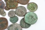 Lot monnaies romaines - 365 g environ (environ 30 monnaies)...