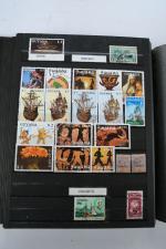 2 gros albums de timbres oblitérés France et Monde
