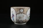 CHINE, Compagnie des Indes (fin XVIIIème). Pot en porcelaine à...