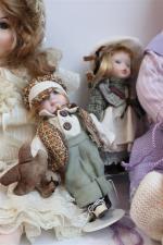 LOT de cinq poupées dont deux Reynald.