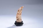 SUJET ivoire sculpté personnage au cervidé 19ème siècle. H :...