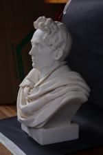ECOLE FRANCAISE vers 1830. "Buste d'homme", sujet en marbre blanc....