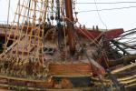 MAQUETTE de voilier trois mâts en bois avec voile carguées....