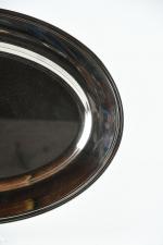 CHRISTOFLE - Plat ovale en métal argenté. 45,5 x 31...