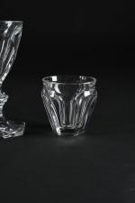 BACCARAT modèle Harcourt partie de service de verres comprenant: 12...