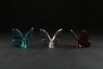 BACCARAT - suite de 3 papillons en cristal moulé translucide,...