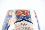 CHINE, fin du XIXème siècle. VASE balustre en porcelaine à...