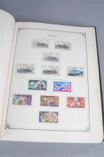 TIMBRES, un album contenant des timbres de Monaco, neufs et...