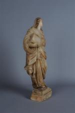 SICILE, Trapani 17ème siècle. "Sainte Barbara", sujet en albâtre sculpté....