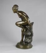DESENFANS, Albert Constant (1845-1938). "Baigneuse", bronze à patine verte signé...