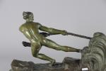 OULINE, Alexandre (act.1918-1940). "Le hâlage", bronze à patine verte, signé...