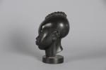 SCARPA, Riccardo (Venise 1905 - Paris, 1999) 
Buste d'enfant éthiopien
Bronze...