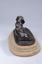 Emmanuel FREMIET (1824-1910). "Chien couché", bronze à patine brune. Belle...