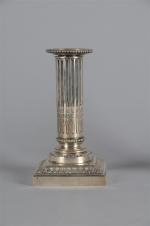 BOUGEOIRS (paire de) colonnes tronquées, métal argenté, MO. Cailar Bayard,...
