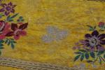 TENTURE en drap d'or broché en soie polychrome, 19ème siècle,...