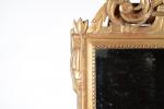 GLACE à fronton en bois doré, style Louis XVI, 19ème...