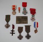 LOT de décorations militaires, trois croix de guerre, deux légions...