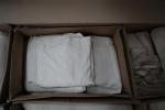 LINGE (lot de 7 cartons de) comprenant rideaux, nappes, serviettes...