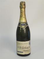 1 Blle Champagne Fred. LEROUX "Original Dry"
1921
Et. fanée, tachée et...