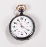 LOT comprenant une montre gousset OMEGA à chronomètre métal argenté....