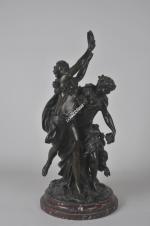 CLODION Claude Michel (1738-1814) (d'après). "Deux baccantes dansant et jeune...