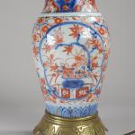 JAPON fin du 19ème siècle. VASE en porcelaine à décor...