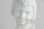 PUJI. "Buste de petite fille", marbre blanc sur socle, signé...