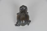 JAPON (19ème). Crapaud en bronze. H. 4,5 cm - L....