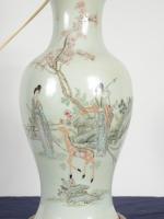 CHINE vers 1900 - VASE en porcelaine. (monté en lampe)...