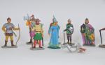 STARLUX /Moyen-âge. Onze figurines et douze figurines Nouba marocaine