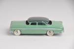 CIJ. Chrysler Windsor bicolore verte. Deux éclats sur le toit....