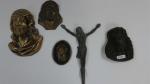 LOT d'objets religieux en bronze et métal comprenant : trois...
