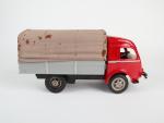 C.I.J. (Briare, 1956) camion Renault Galion baché, tôle laquée rouge,...