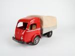 C.I.J. (Briare, 1956) camion renault Galion baché, tôle laquée rouge...