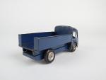 C.I.J. (Briare, v.1945) petit camion Renault à ridelles en tôle...