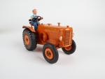 C.I.J. (Briare, 1953) tracteur agricole Renault mécanique (fonctionne), tôle laquée...