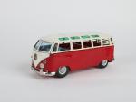 BANDAI (Japon, 1960) Volkswagen Kombi minibus , tôle laquée rouge/blanc,...