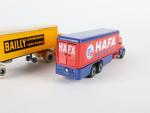 J.R.D. d'époque, 2 camions repeints : Unic fourgon HAFA bleu/orange, et...
