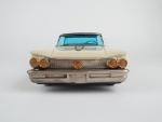 ICHIKO (Japon, 1960) Buick Invicta sedan 1960, tôle laquée ivoire/toit...